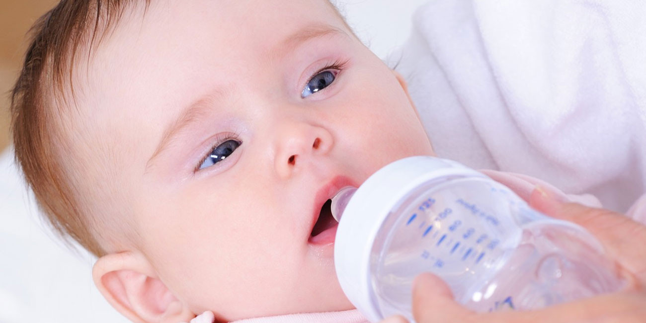 Choosing the Right Formula for Your Baby: A Guide to Navigating the World of Infant Nutrition