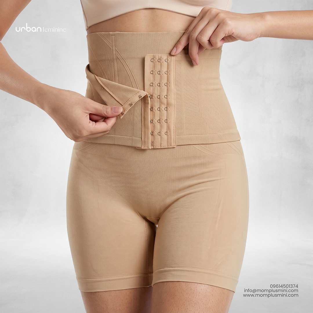 High-Waist Contour Shorts Beige